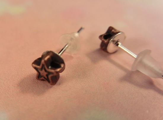 Preview: Kupferfarbene Mini Stern Ohrstecker Star